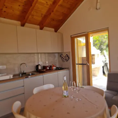 Semesterbostad Robinson Hideaway *